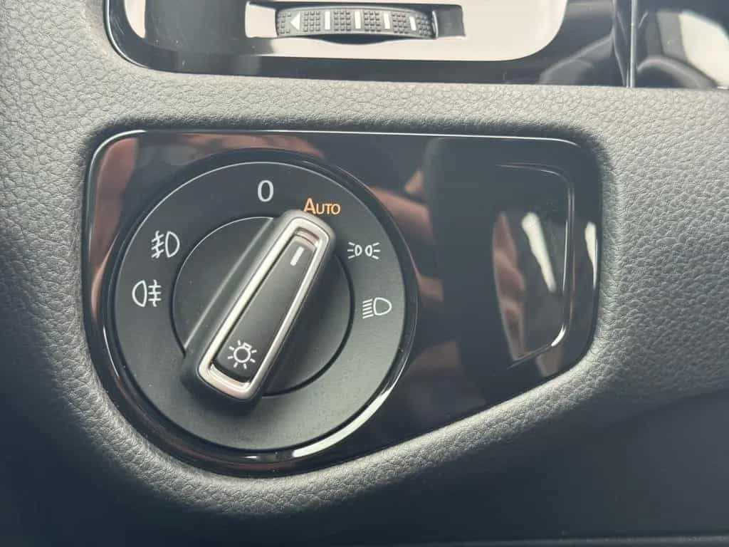 Volkswagen Golf VII Variant Highline BMT *ACC*Alcantara* 01/2018-photo-18