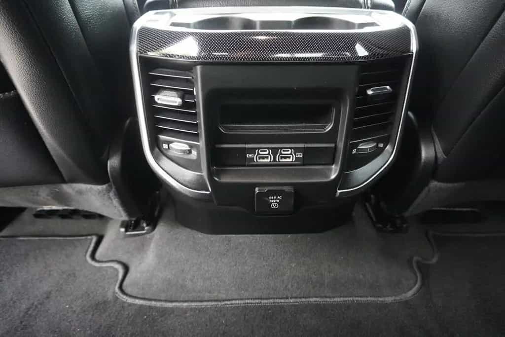 Dodge RAM 5,7 Laramie Sport  long~4x4~Leder~LED~AHK~ 07/2022-photo-11