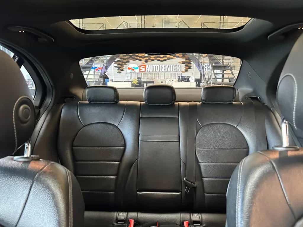 Mercedes-Benz C 200 *4Matic*AMG*Pano*LED* 01/2018-photo-11