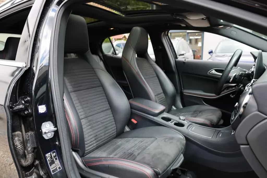 Mercedes-Benz GLA 250 4Matic AMG Line/PANO/KAMERA/TOTW/LED/NAV 10/2019-photo-12
