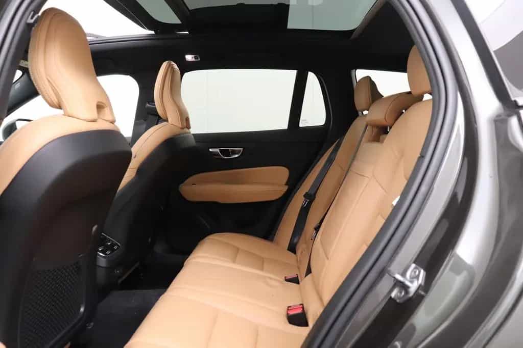 Volvo V60 Cross Country B5 265PK Aut. Inscription Pano 10/2021-photo-10