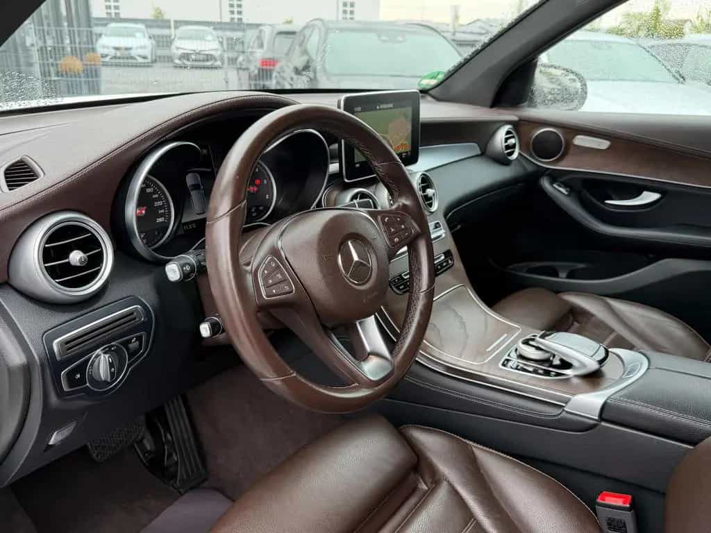 Mercedes-Benz GLC 250 d 4M*9G*AMG*LED*KAMERA*NIGHT*AHK*LEDER* 06/2018-photo-16