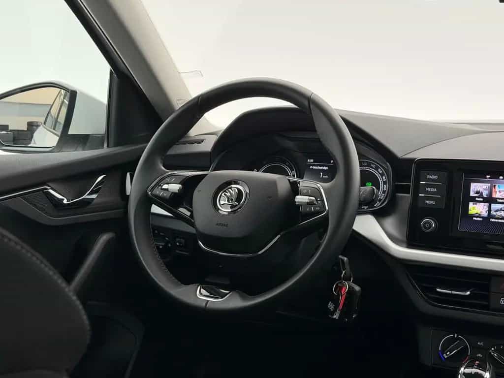 Skoda Kamiq 1.0 TSI*AMBITION*R.KAM-SHZ-TEMPO-SOL-APPLE 09/2021-photo-29