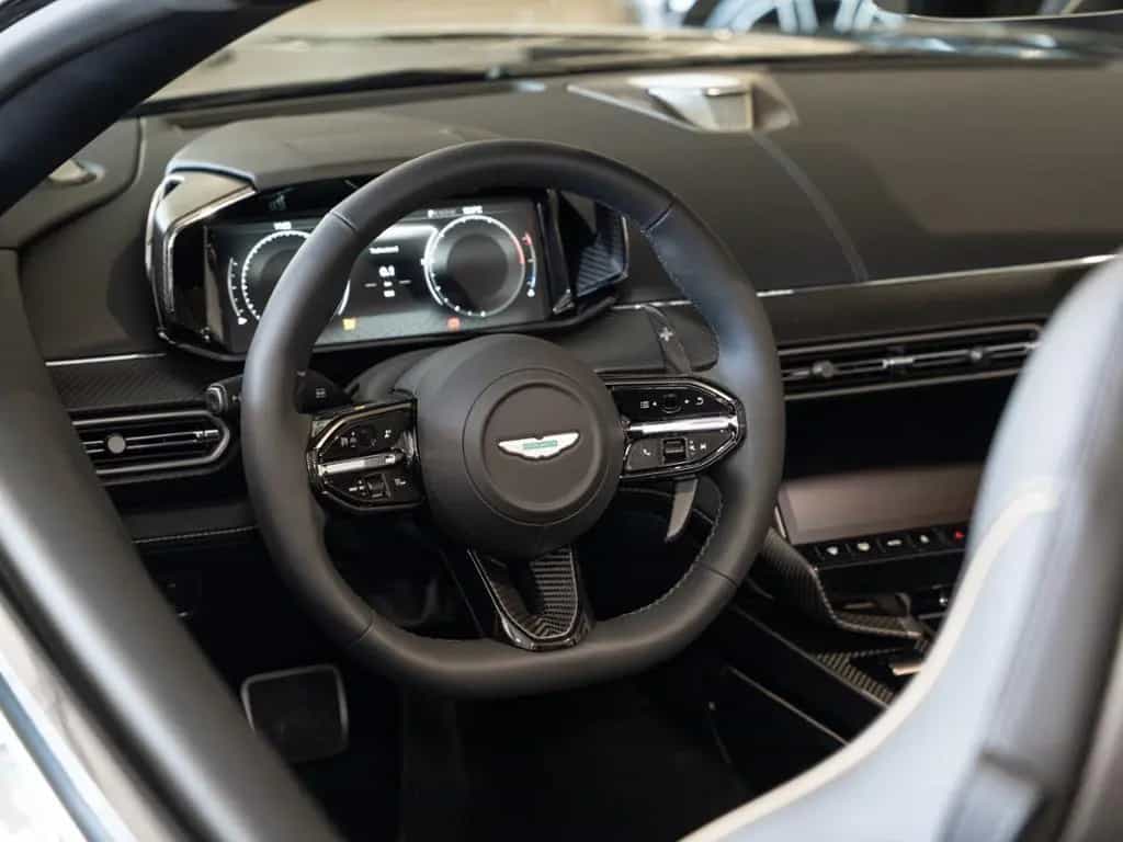 Aston Martin Vanquish Volante Aston Martin Hamburg 05/2026-photo-10