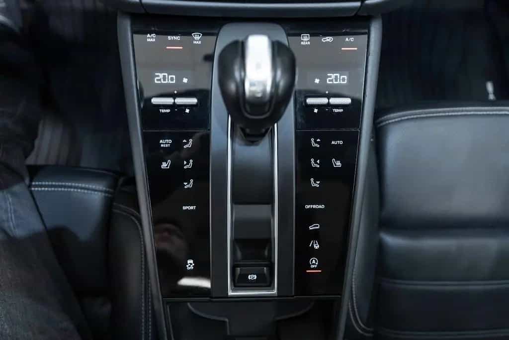 Porsche Macan 2.0L ACC BOSE PANO PDLS KAM LED CARPLAY 11/2022-photo-14
