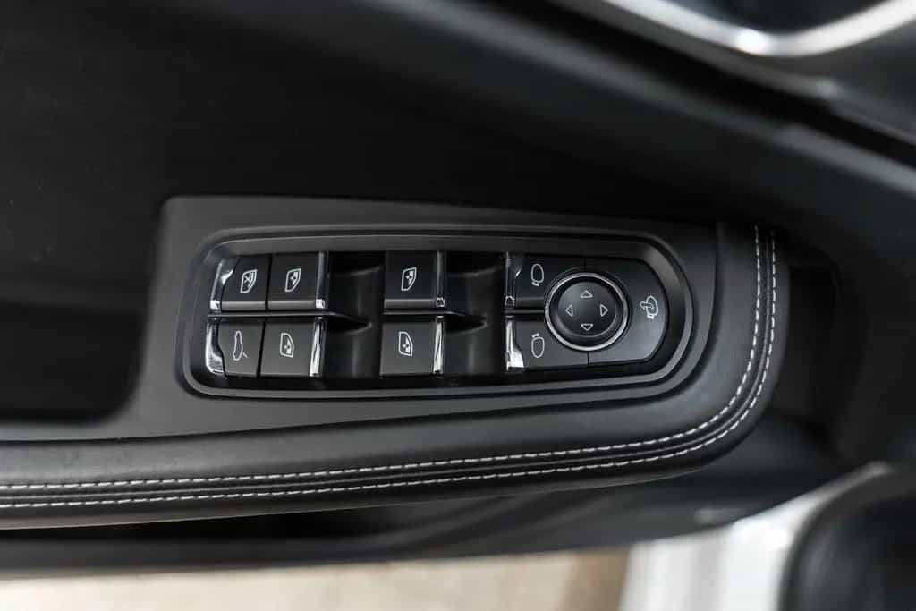 Porsche Macan 2.0L ACC BOSE PANO PDLS KAM LED CARPLAY 11/2022-photo-20