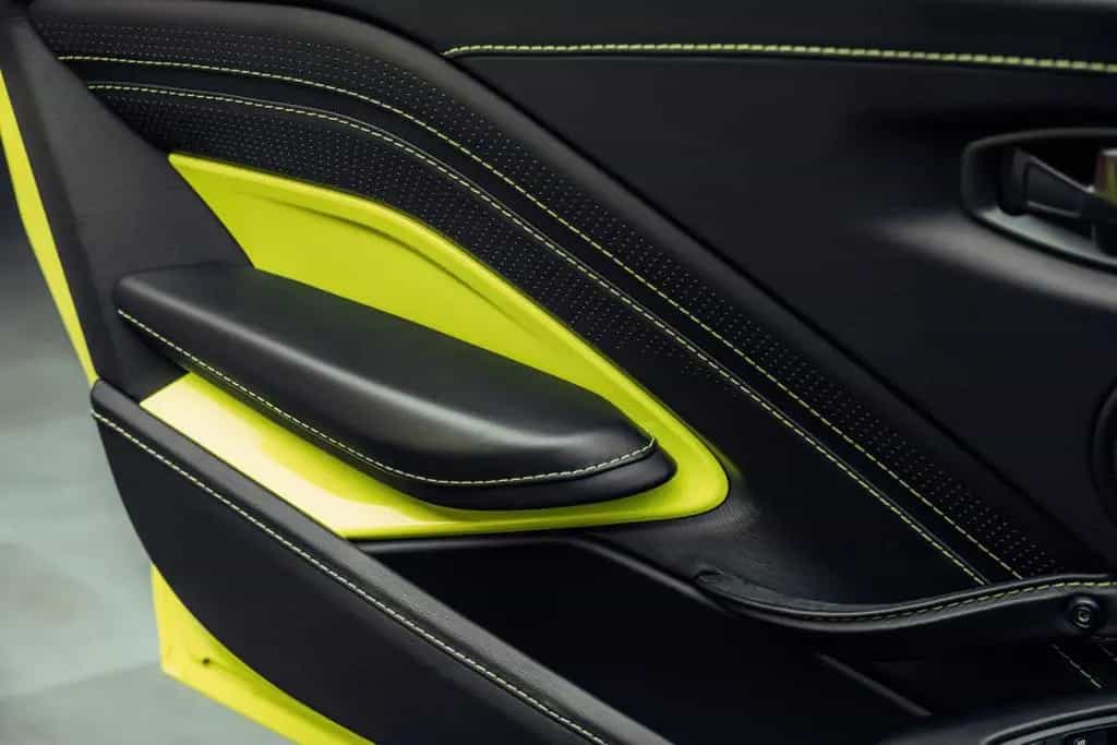 Aston Martin V8 Vantage 4.0 Coupé F1 Look 07/2018-photo-13