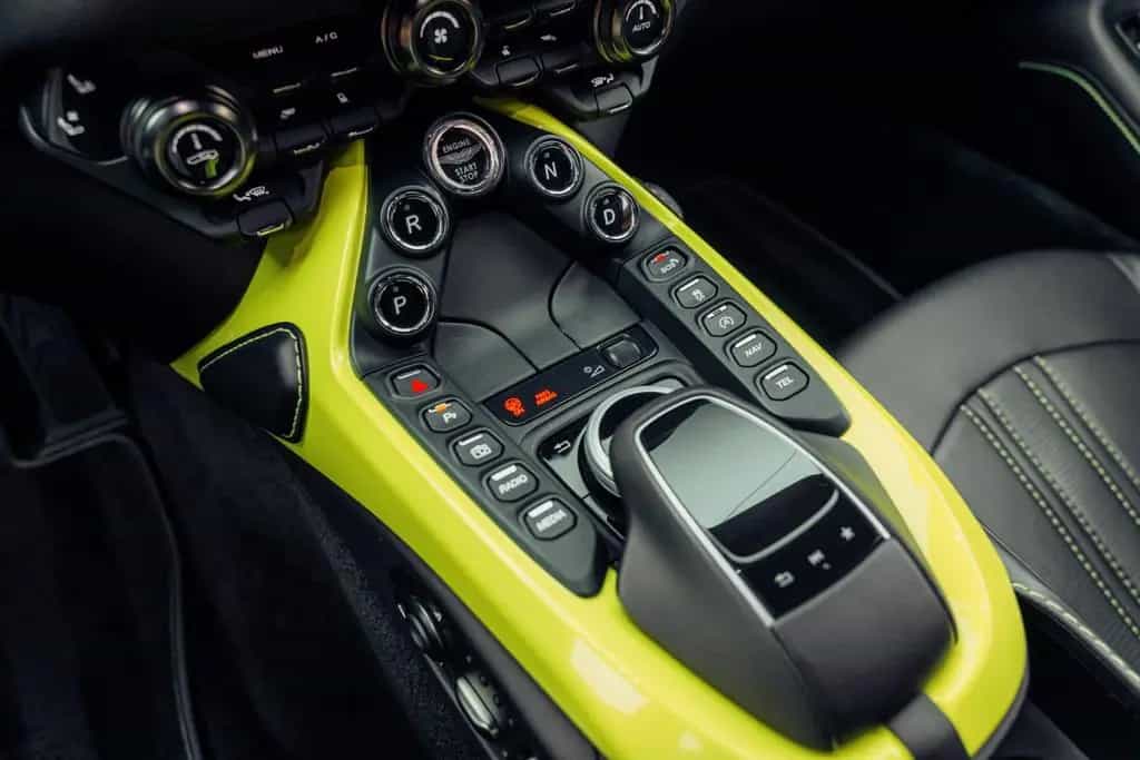 Aston Martin V8 Vantage 4.0 Coupé F1 Look 07/2018-photo-17