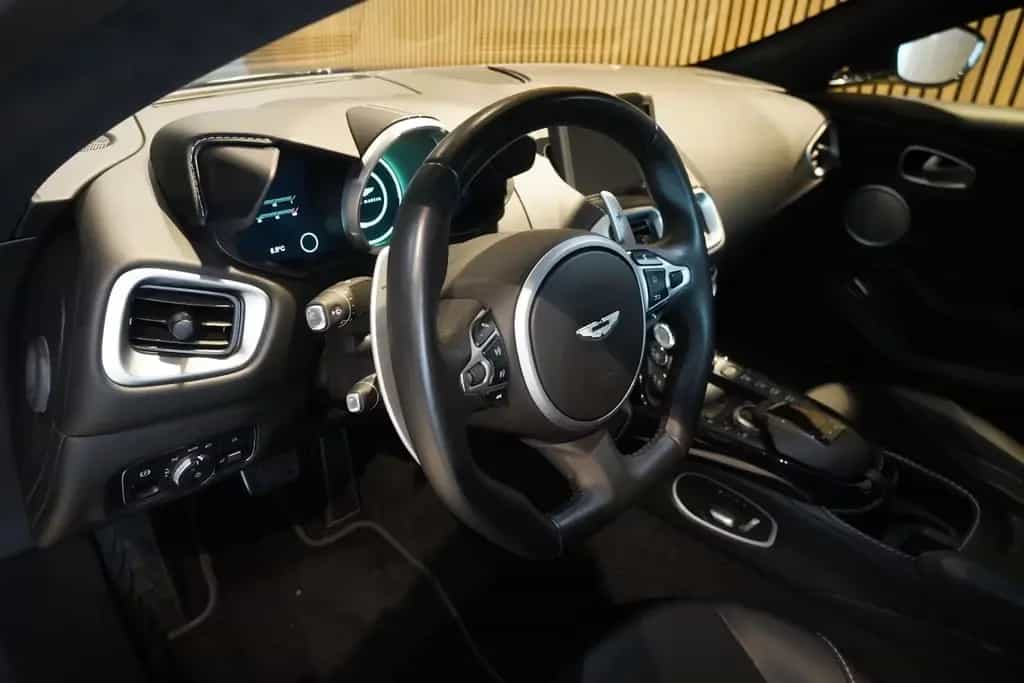 Aston Martin V8 Vantage 4.0*1.Hd.*Sport-Pak*BRD*Ohne OPF 10/2020-photo-5