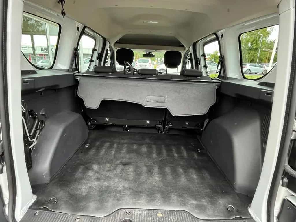 Dacia Dokker Stepway Plus 130PS (SHZ, KLIMA, NAVI) 03/2021-photo-9