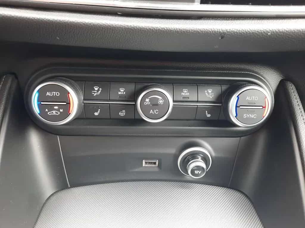 Alfa Romeo Stelvio 2.2 JTDM Veloce Q4 LED Navi ACC Leder 06/2024-photo-23