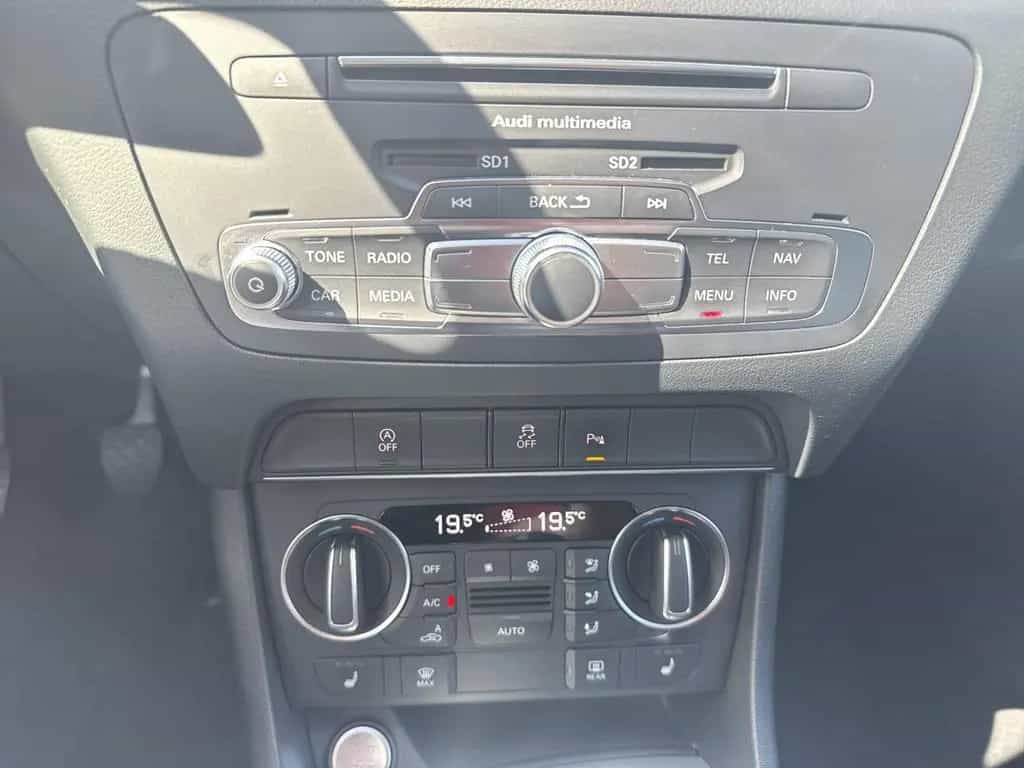 Audi Q3 1.4 TFSI S-line AHK+Navi+Keyless+GRA+Xenon+PD 03/2017-photo-15