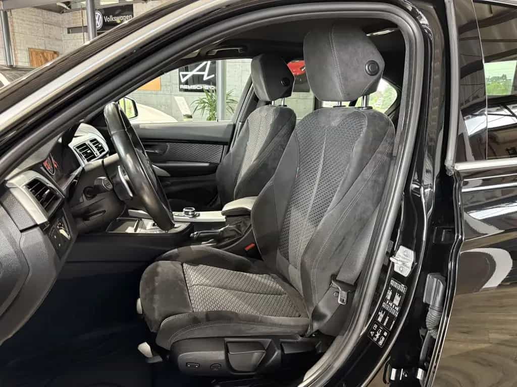BMW 320 i xDrive M-Sport*LED*NAVI*AHK*2.HAND 09/2017-photo-13