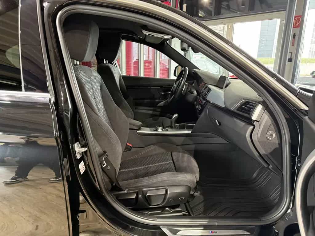 BMW 320 i xDrive M-Sport*LED*NAVI*AHK*2.HAND 09/2017-photo-14