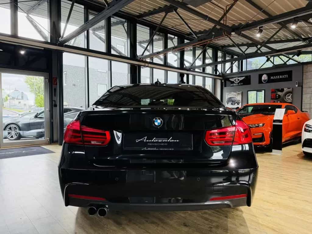 BMW 320 i xDrive M-Sport*LED*NAVI*AHK*2.HAND 09/2017-photo-4