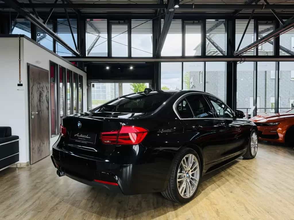 BMW 320 i xDrive M-Sport*LED*NAVI*AHK*2.HAND 09/2017-photo-5