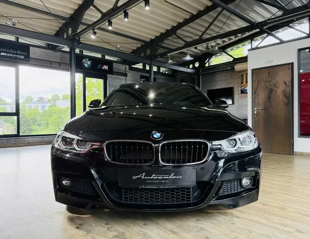 BMW 320 i xDrive M-Sport*LED*NAVI*AHK*2.HAND 09/2017-photo-8