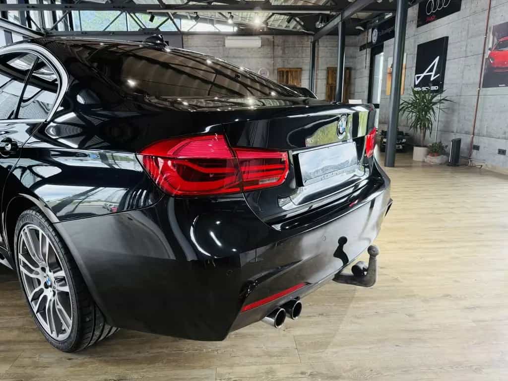 BMW 320 i xDrive M-Sport*LED*NAVI*AHK*2.HAND 09/2017-photo-9