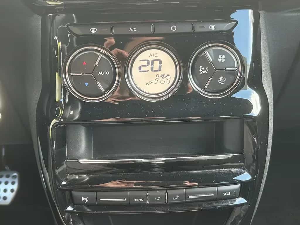 Citroën DS3 PT 130 Sport Chic *Navi*Cam*Hifi*SHZ* 03/2018-photo-20