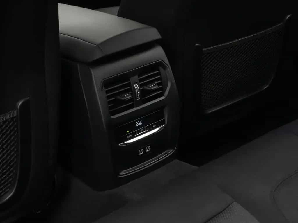 BMW 3 Series i DAB CockPit+ Widscreen Geschwindigkeitsreg 03/2023-photo-27