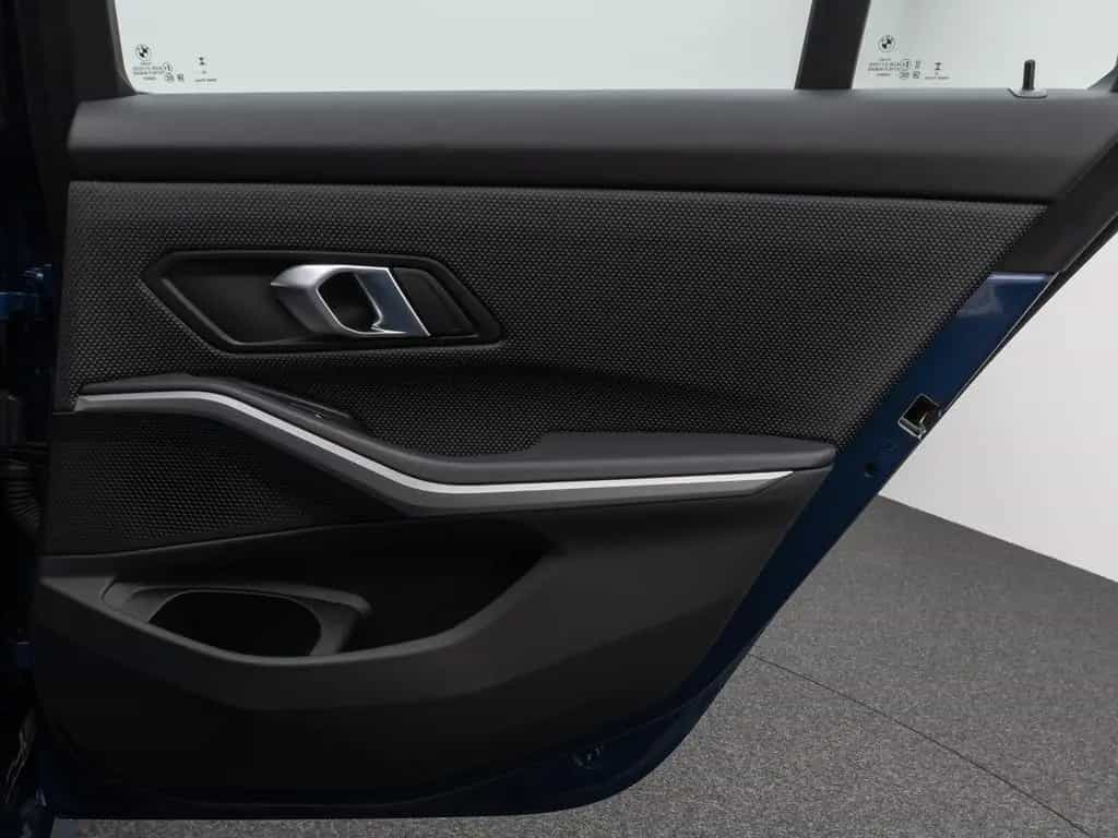 BMW 3 Series i DAB CockPit+ Widscreen Geschwindigkeitsreg 03/2023-photo-31