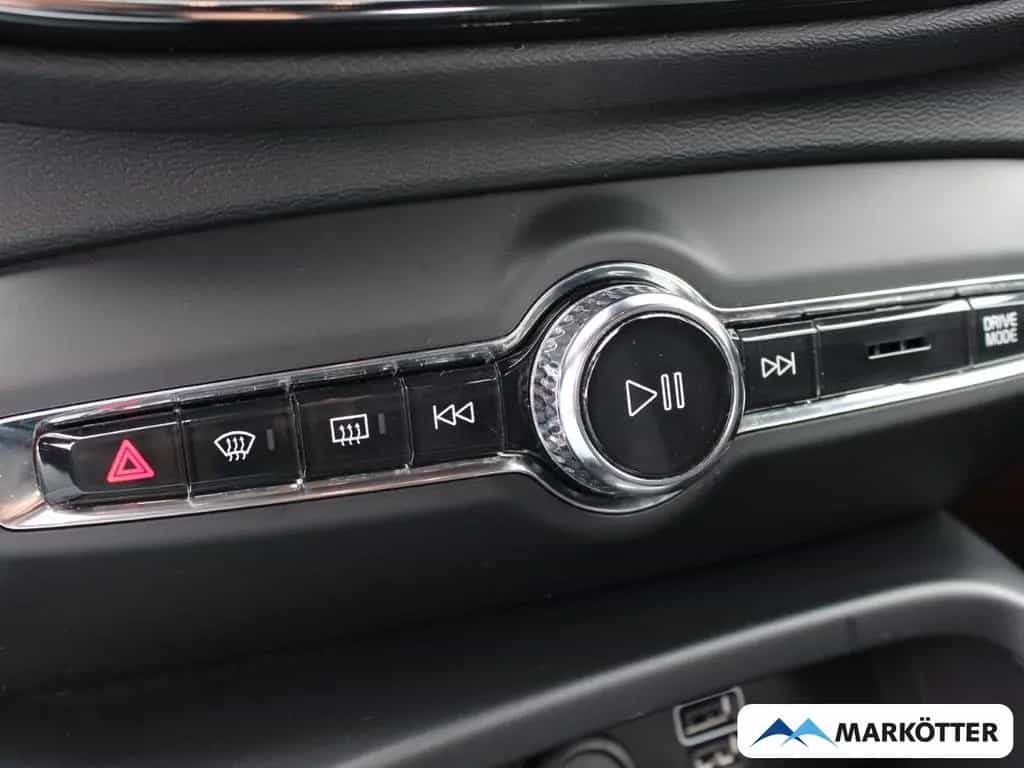 Volvo XC40 T4 Momentum Pro 2WD WHIPS/LED/SHZ/Tempomat 01/2020-photo-22
