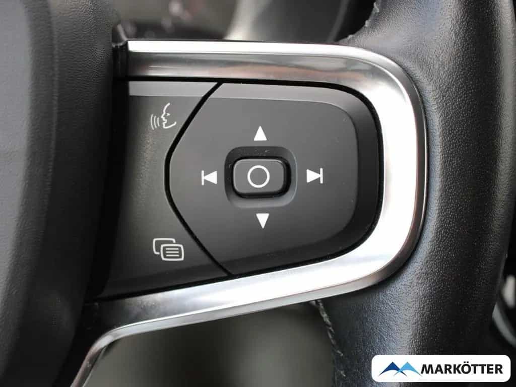 Volvo XC40 D4 Momentum AWD/LED/AHK/SHZ/Rückfahrkamera 11/2018-photo-10