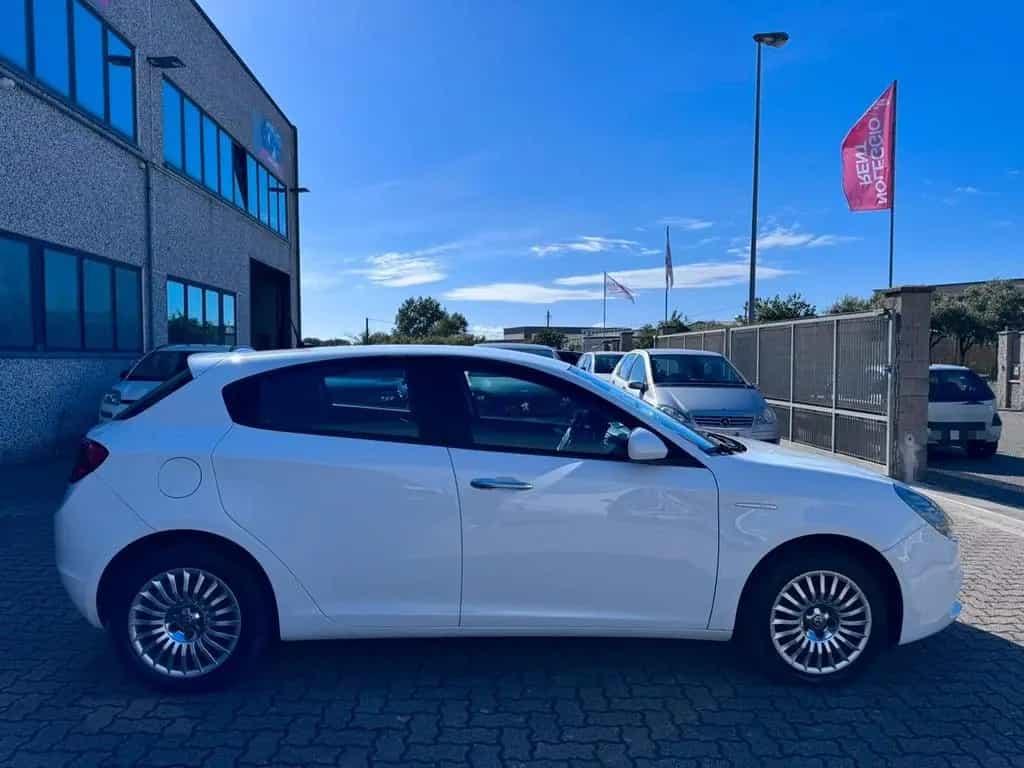Alfa Romeo Giulietta 1.6 JTDm 120 CV 05/2018-photo-6