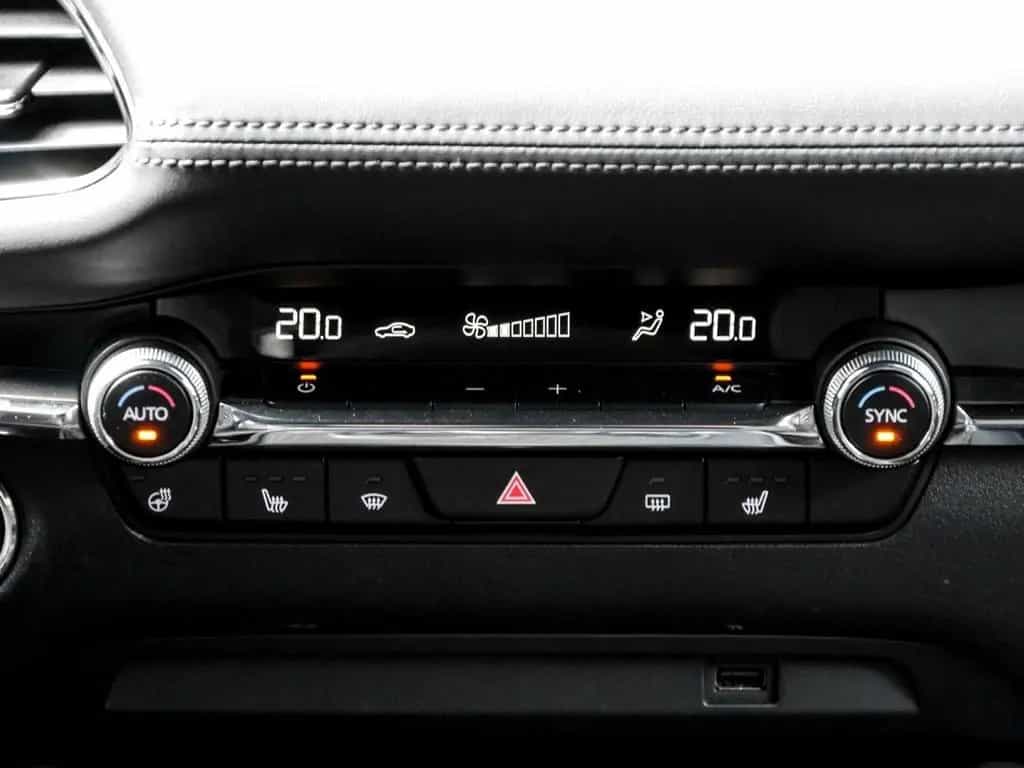 Mazda 3 FASTBACK SKYACTIV-X 2.0+ACC+LED+HuD 12/2019-photo-7