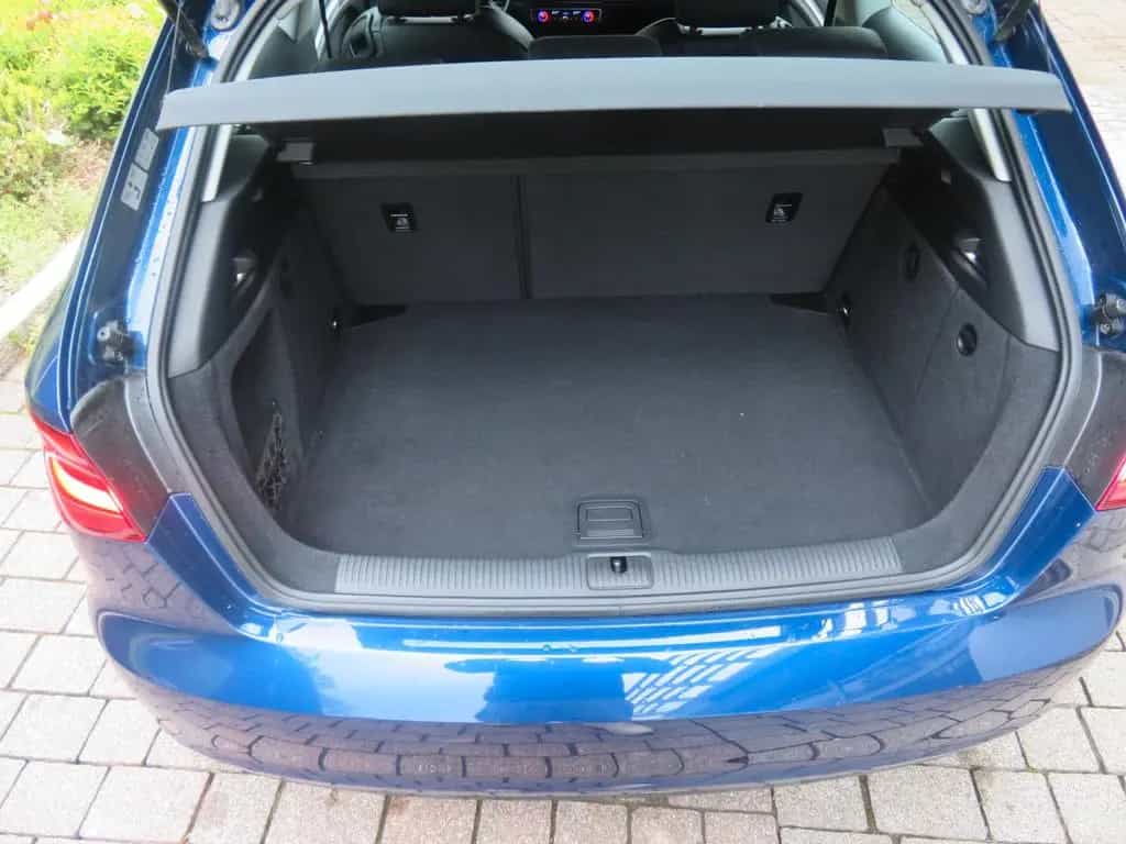 Audi A3 1.4TFSI ultra SPORT XENON NAVI ALCANTARA AHK 12/2015-photo-17