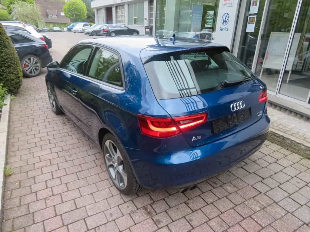 Audi A3 1.4TFSI ultra SPORT XENON NAVI ALCANTARA AHK 12/2015-photo-5