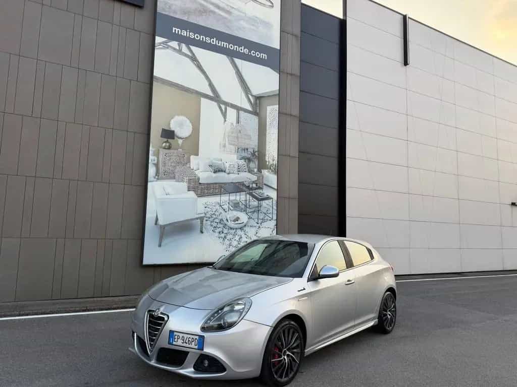 Alfa Romeo Giulietta 01/2013-photo-1