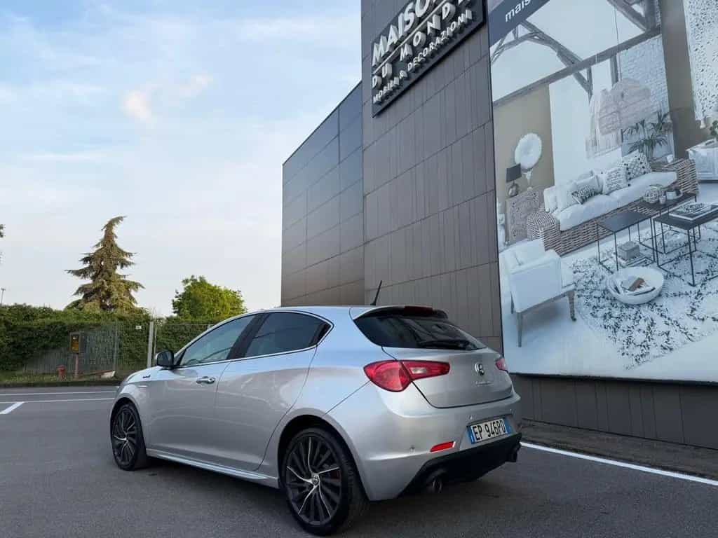 Alfa Romeo Giulietta 01/2013-photo-8