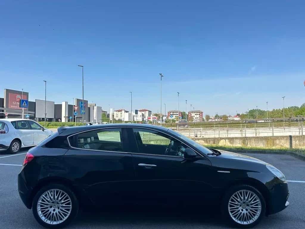 Alfa Romeo Giulietta 1.6 JTDm-2 105 CV Exclusive 06/2013-photo-4