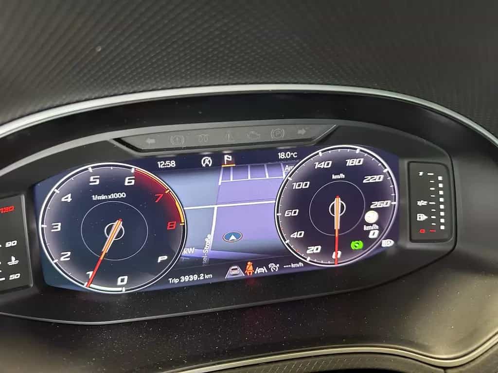 Seat Arona 1,0TSI DSG FR 18´´AHK Alcant. Full LED NAV 06/2025-photo-10
