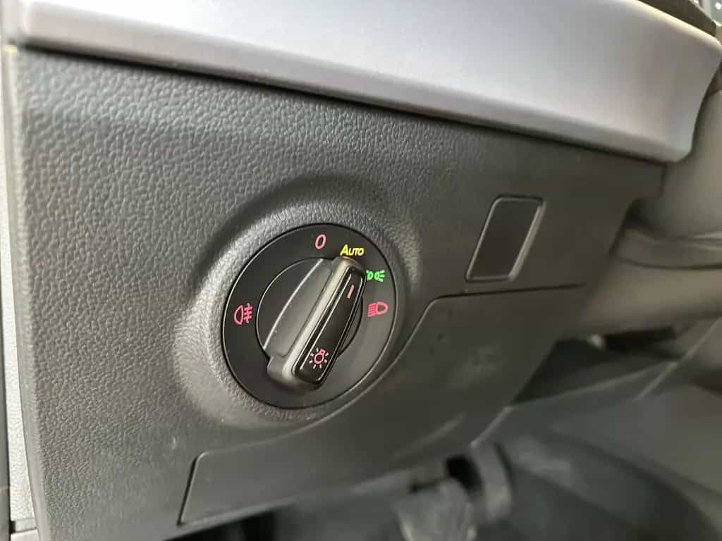 Seat Arona 1,0TSI DSG FR 18´´AHK Alcant. Full LED NAV 06/2025-photo-8
