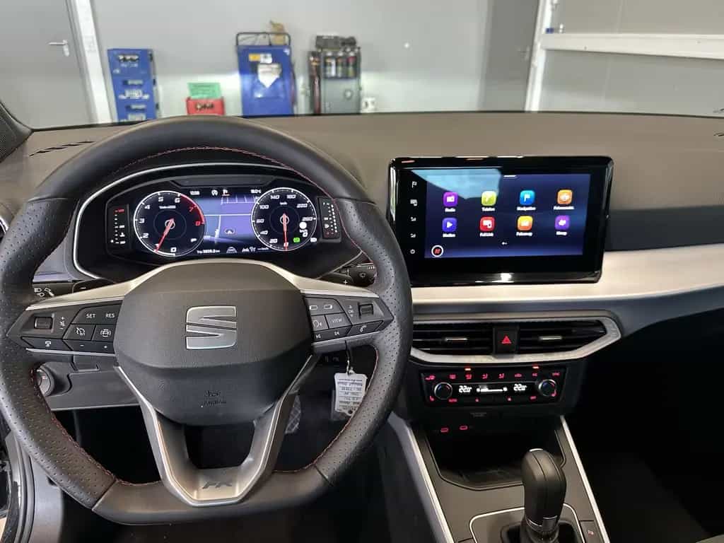 Seat Arona 1,0TSI DSG FR 18´´AHK Alcant. Full LED NAV 06/2025-photo-9