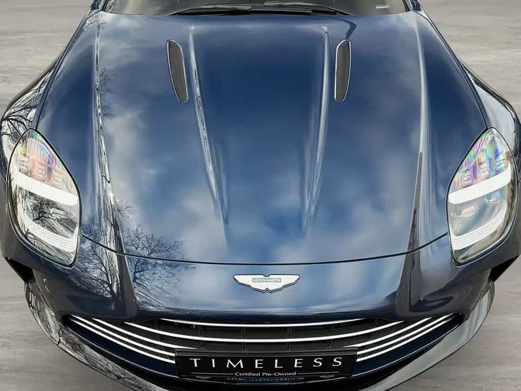Aston Martin V8 Vantage Vantage Seychelles Blue Bowers & Wilkins 08/2024-photo-16