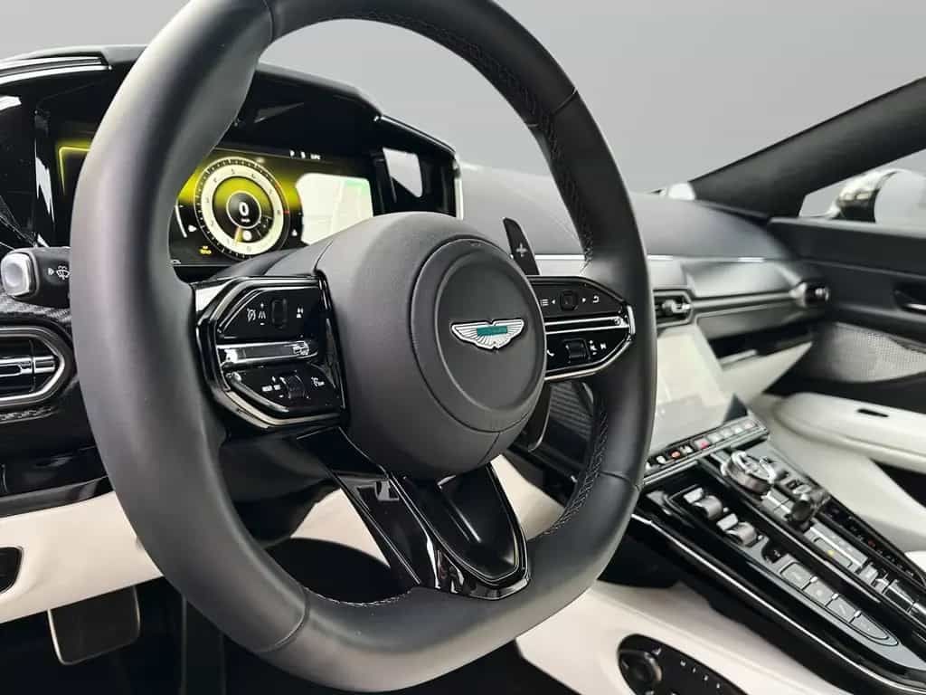 Aston Martin V8 Vantage Vantage Seychelles Blue Bowers & Wilkins 08/2024-photo-19