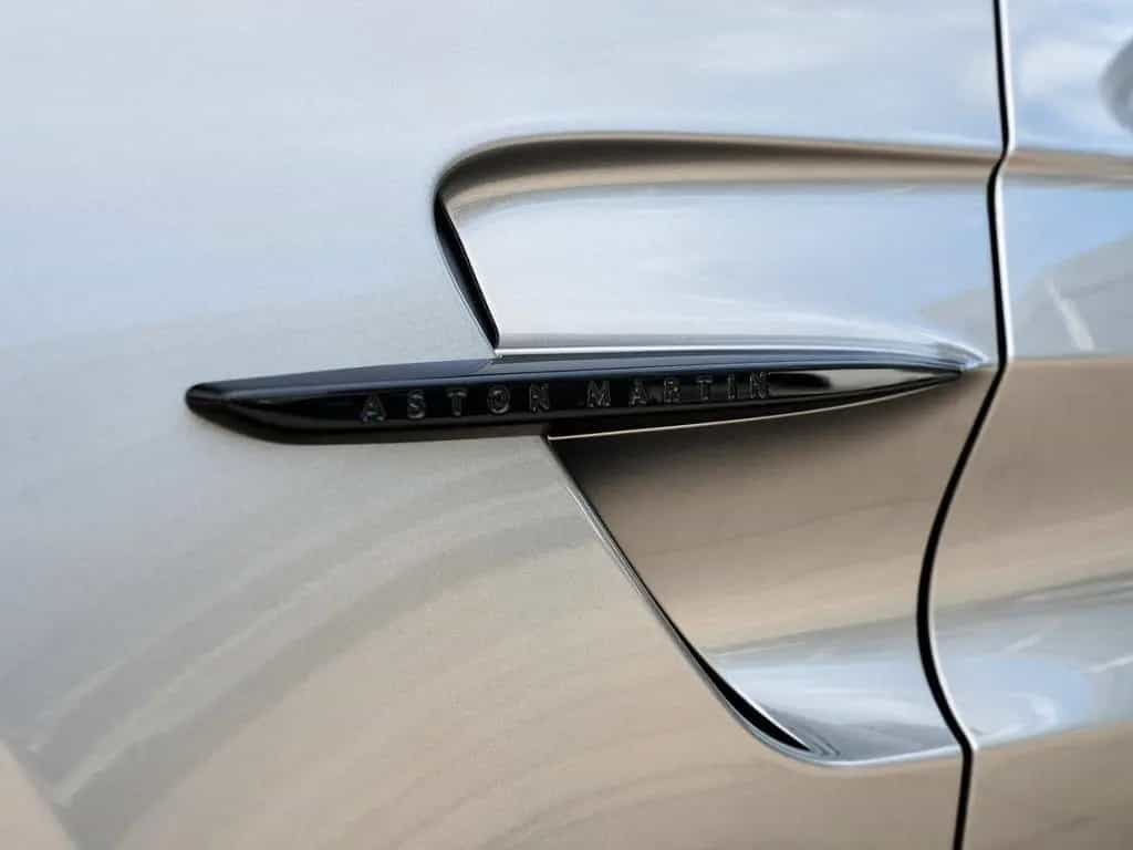 Aston Martin V8 Vantage Vantage Roadster Aluminite Silver / Onyx Black null-photo-21