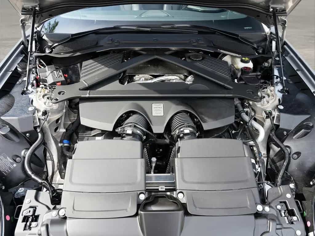 Aston Martin V8 Vantage Vantage Roadster Aluminite Silver / Onyx Black null-photo-25