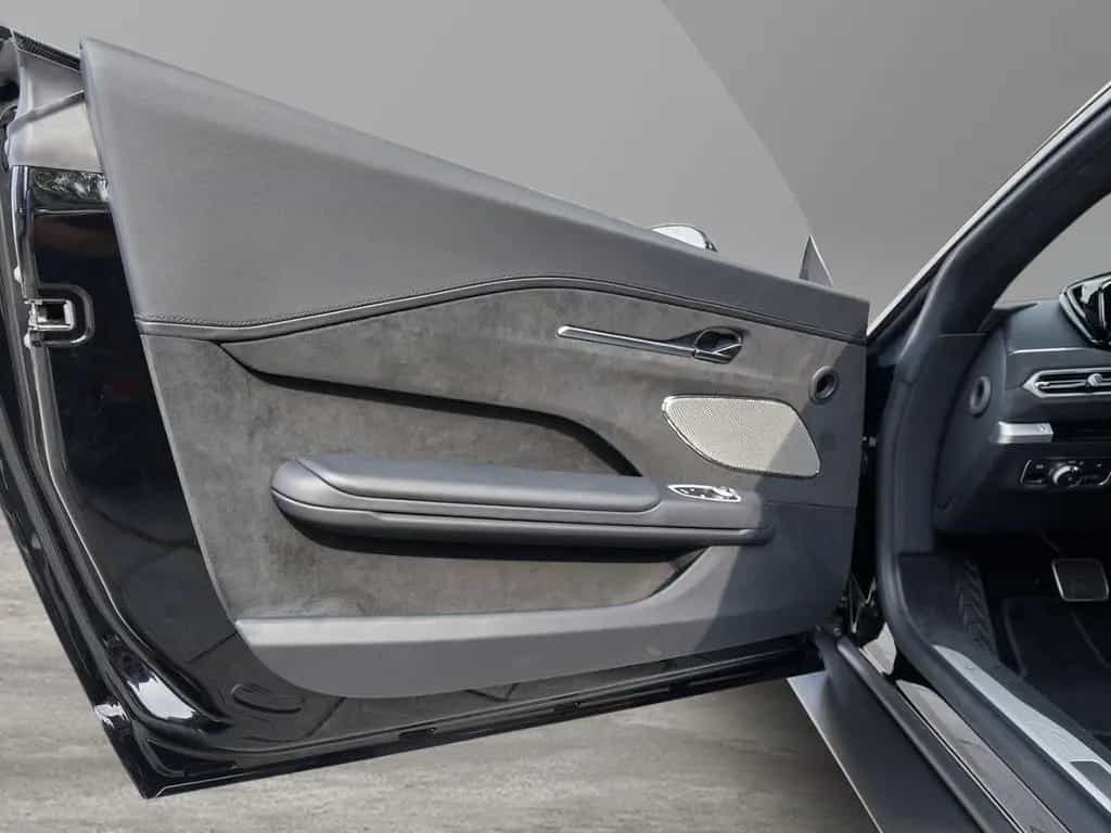 Aston Martin V8 Vantage Vantage Jet Black / Onyx Black V8 null-photo-17