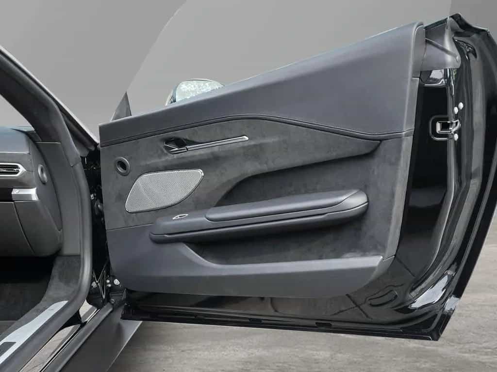 Aston Martin V8 Vantage Vantage Jet Black / Onyx Black V8 null-photo-24