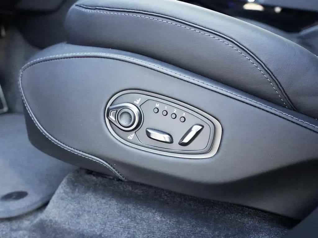 Aston Martin DBX 707 Titanium Grey / Onyx Black 02/2026-photo-22