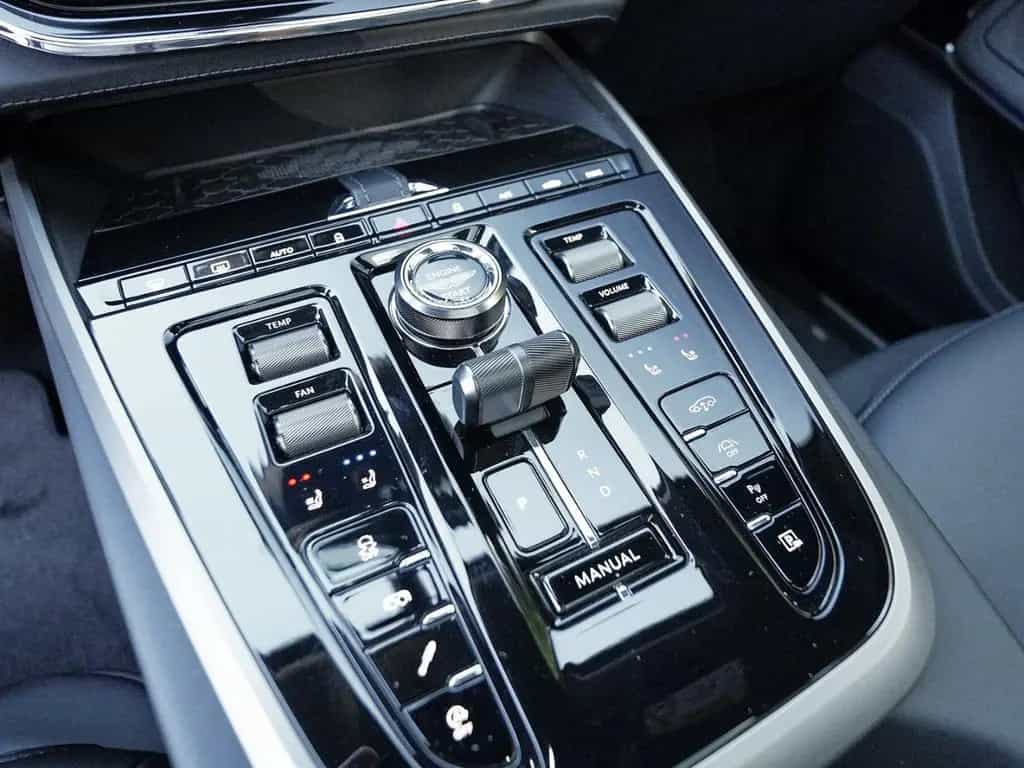 Aston Martin DBX 707 Titanium Grey / Onyx Black 02/2026-photo-26