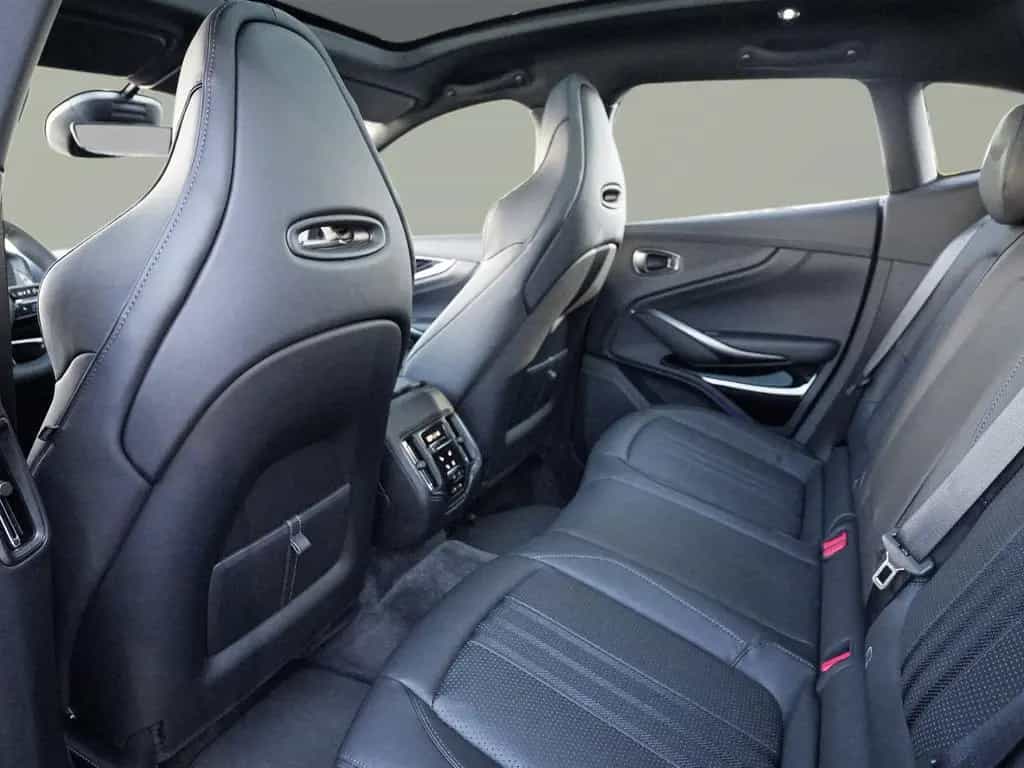 Aston Martin DBX 707 Titanium Grey / Onyx Black 02/2026-photo-29