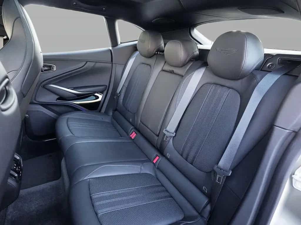 Aston Martin DBX 707 Titanium Grey / Onyx Black 02/2026-photo-30