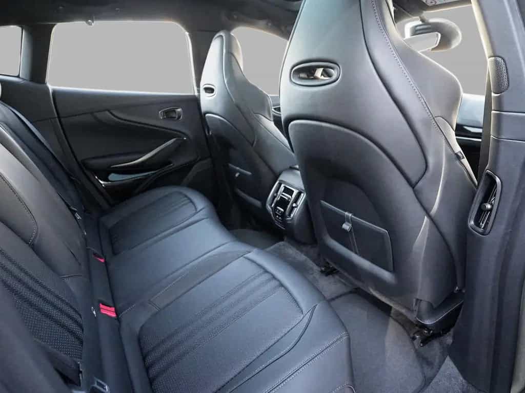 Aston Martin DBX 707 Titanium Grey / Onyx Black 02/2026-photo-37