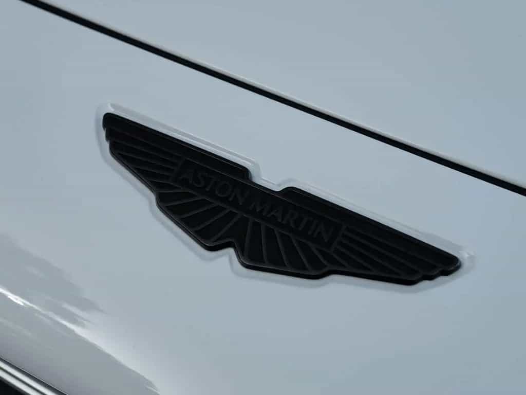 Aston Martin DBX 707 Lunar White / Onyx Black / Ivory null-photo-10
