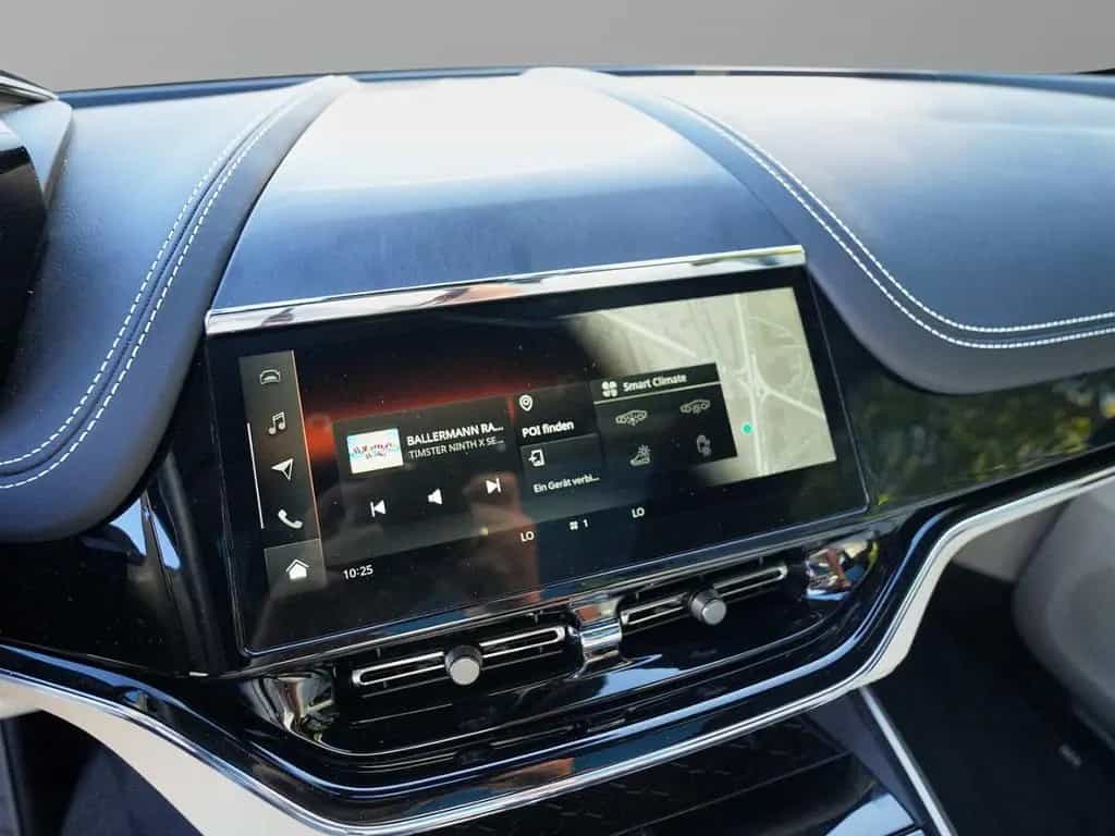 Aston Martin DBX 707 Lunar White / Onyx Black / Ivory null-photo-22